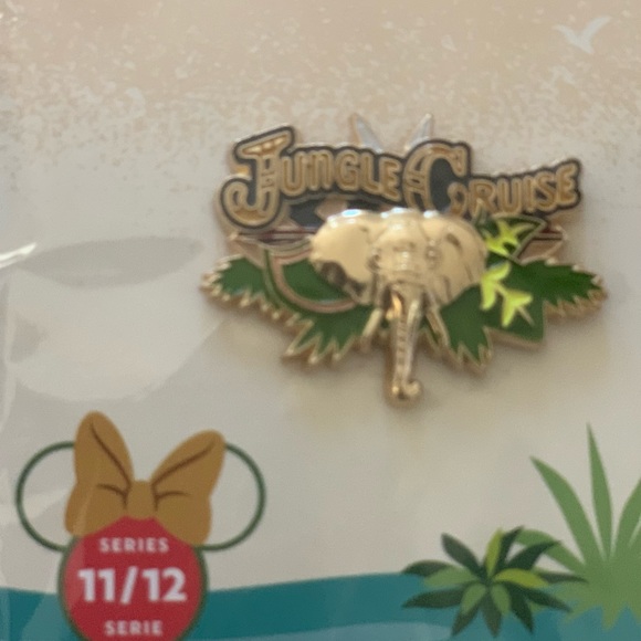 Disney Minnie Main Attraction Pin Set 5 JUNGLE CRUISE Limited Release Nov 2020 - Picture 3 of 6